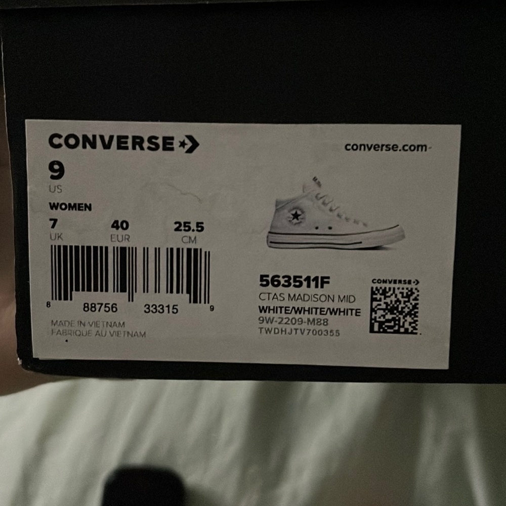Converse All Stars Women Size 9 Never Worn